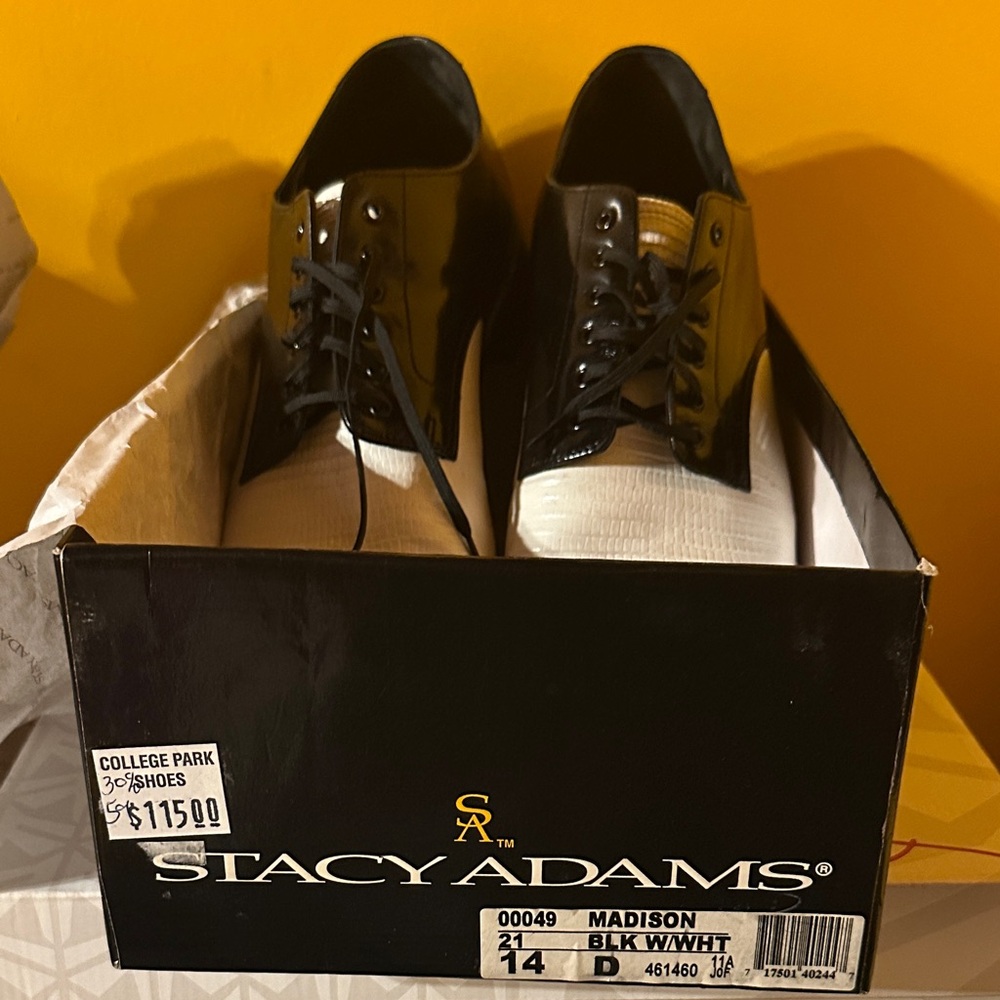 Stacy Adams Men's Black and White Oxfords